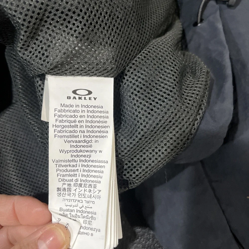 Oakley this bomber